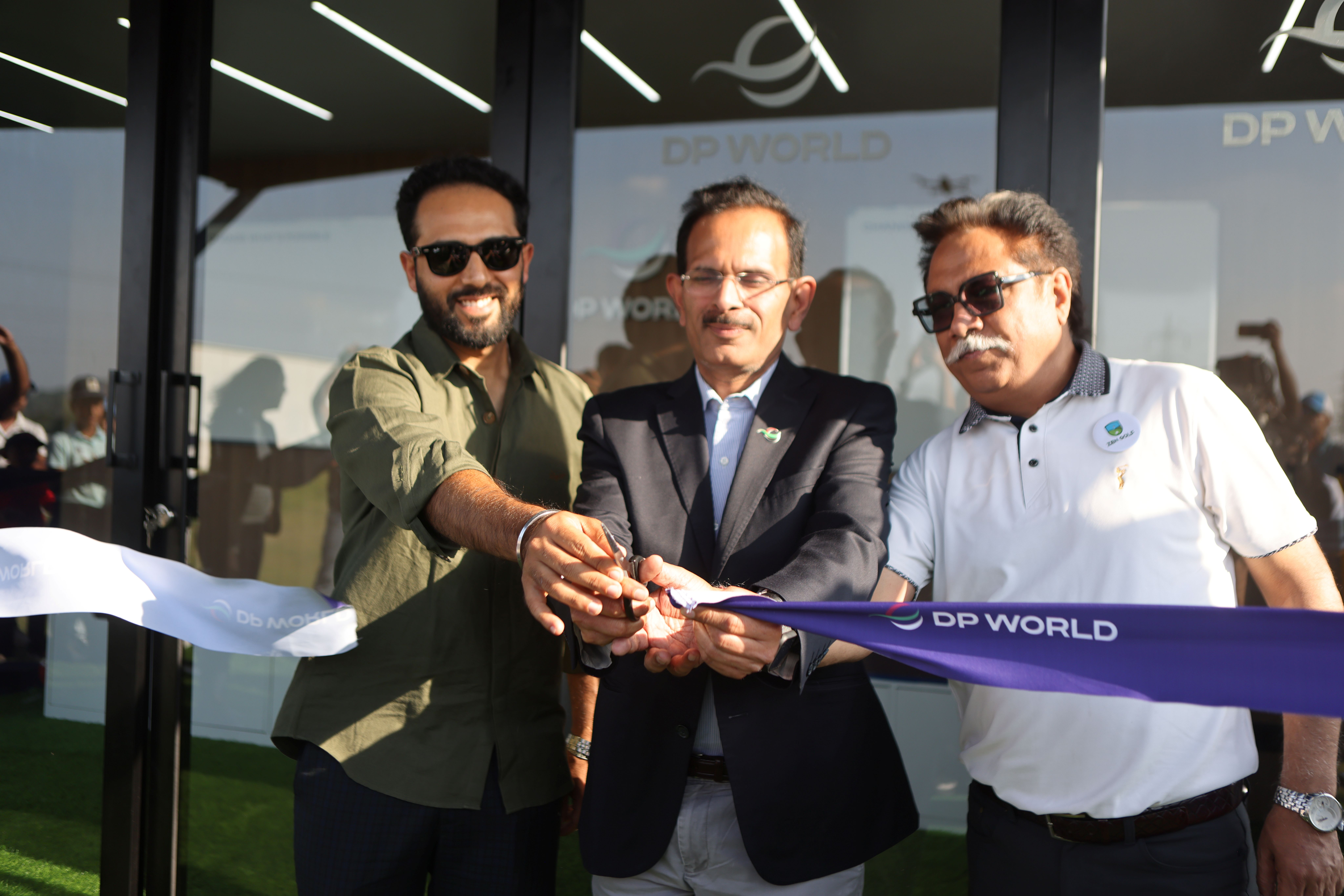 Mr. Hemant Kumar Ruia, Country Head, DP World Sub continent, with co-founder Arjun Malik (extreme left) and Shyam Grover (extreme right), co-founders of Zen Golf Range and Academy at the launch of DP World Clubhouse